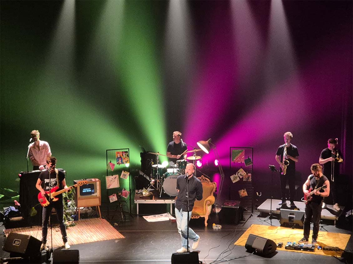 Doe Maar Tribute Winnetoe in theater Veluvine